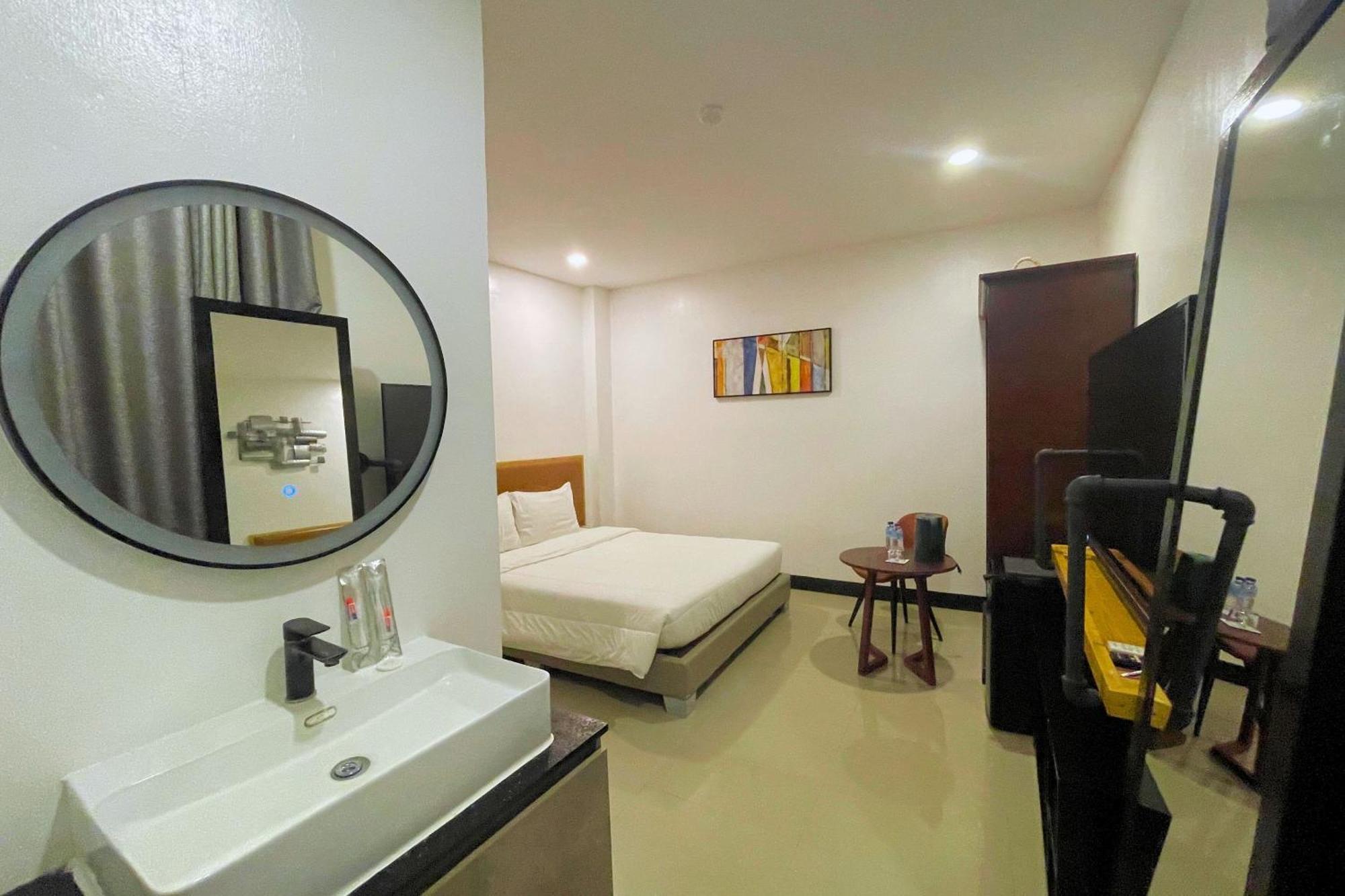 Hotel Halo Angeles City Room photo