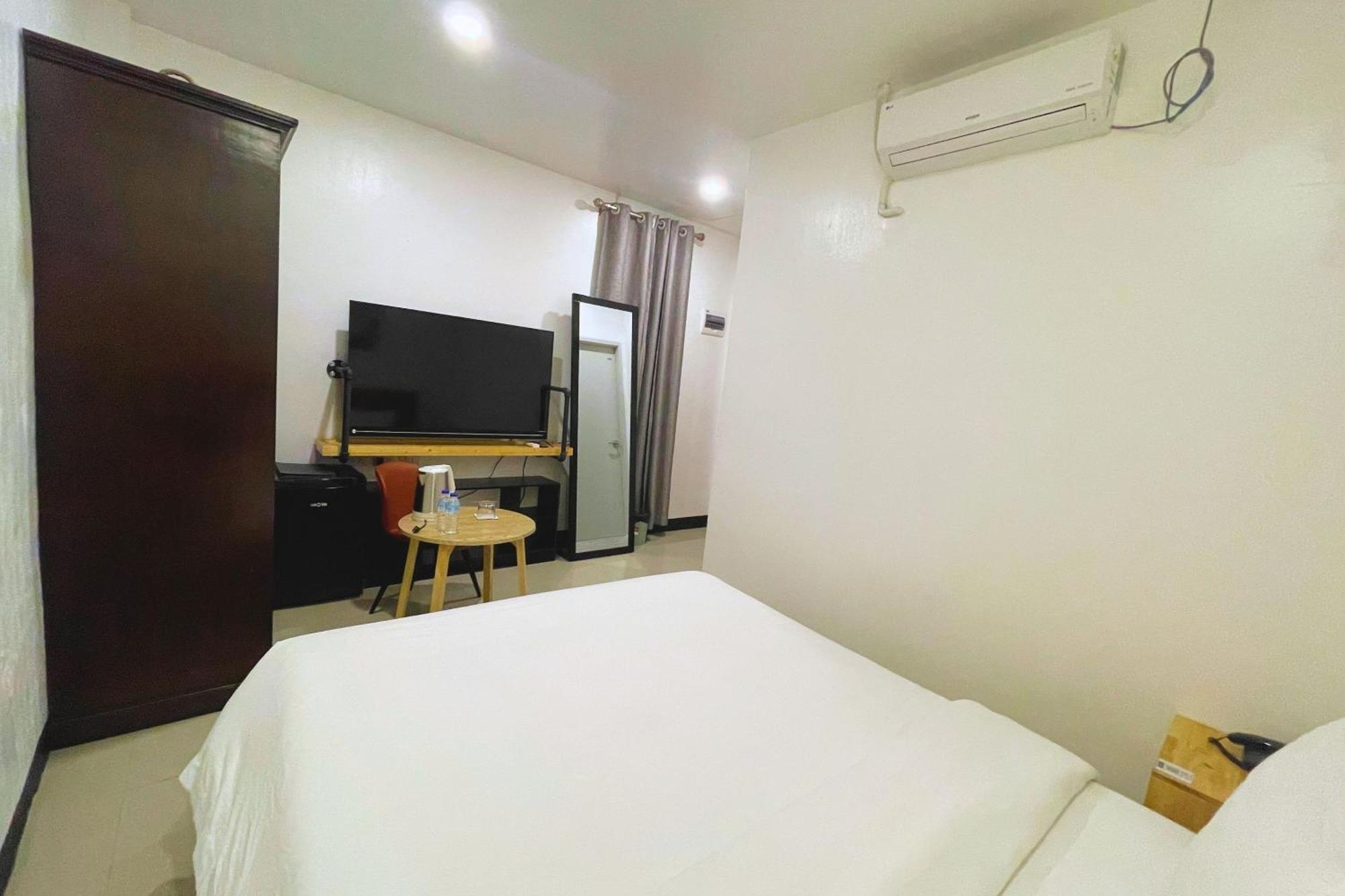 Hotel Halo Angeles City Room photo