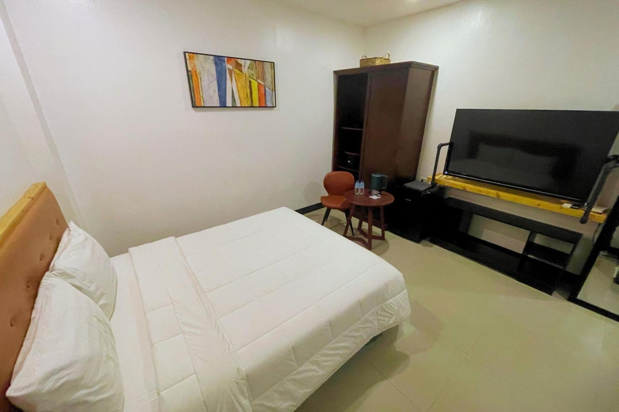 Hotel Halo Angeles City Room photo