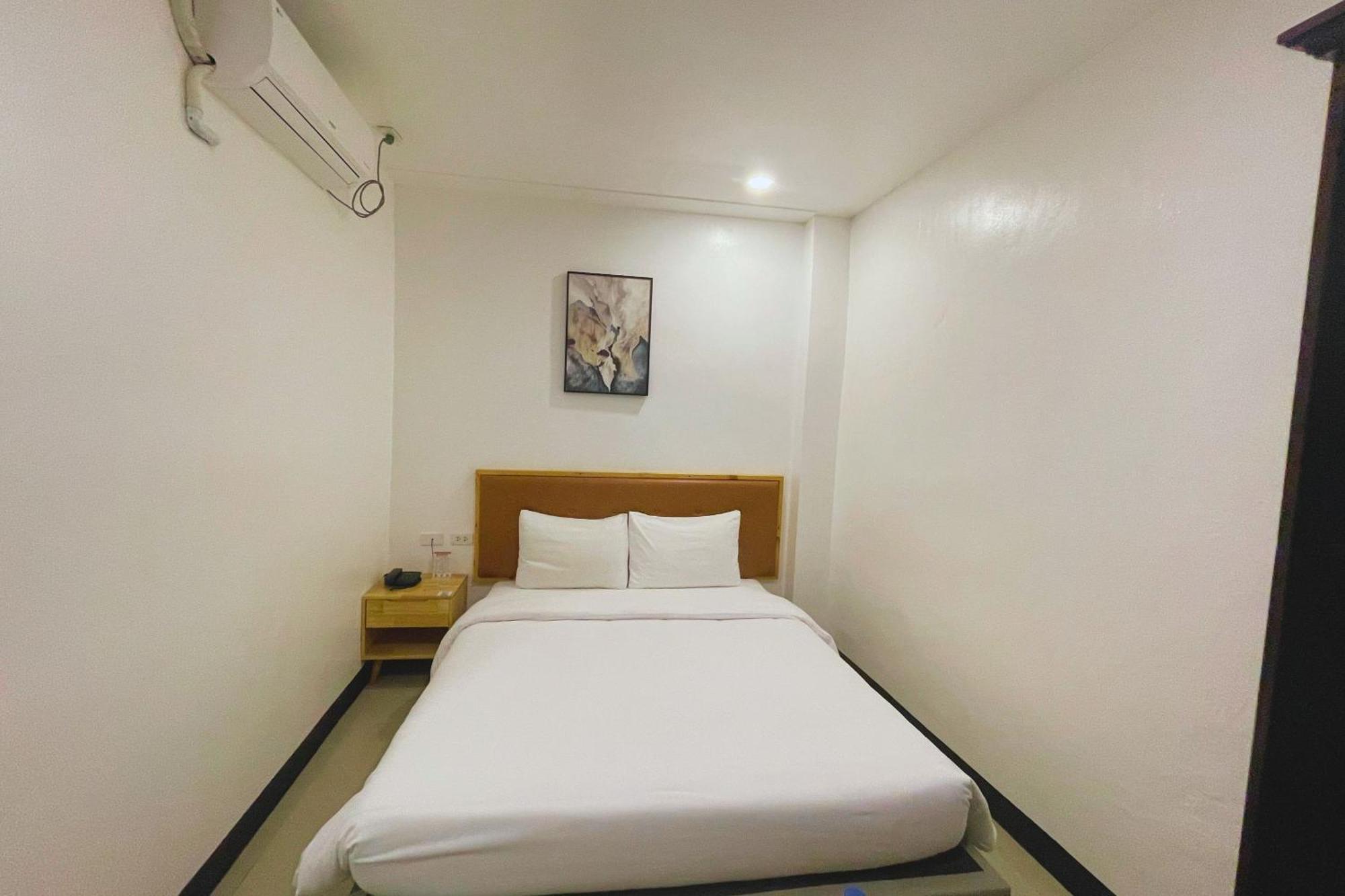 Hotel Halo Angeles City Room photo