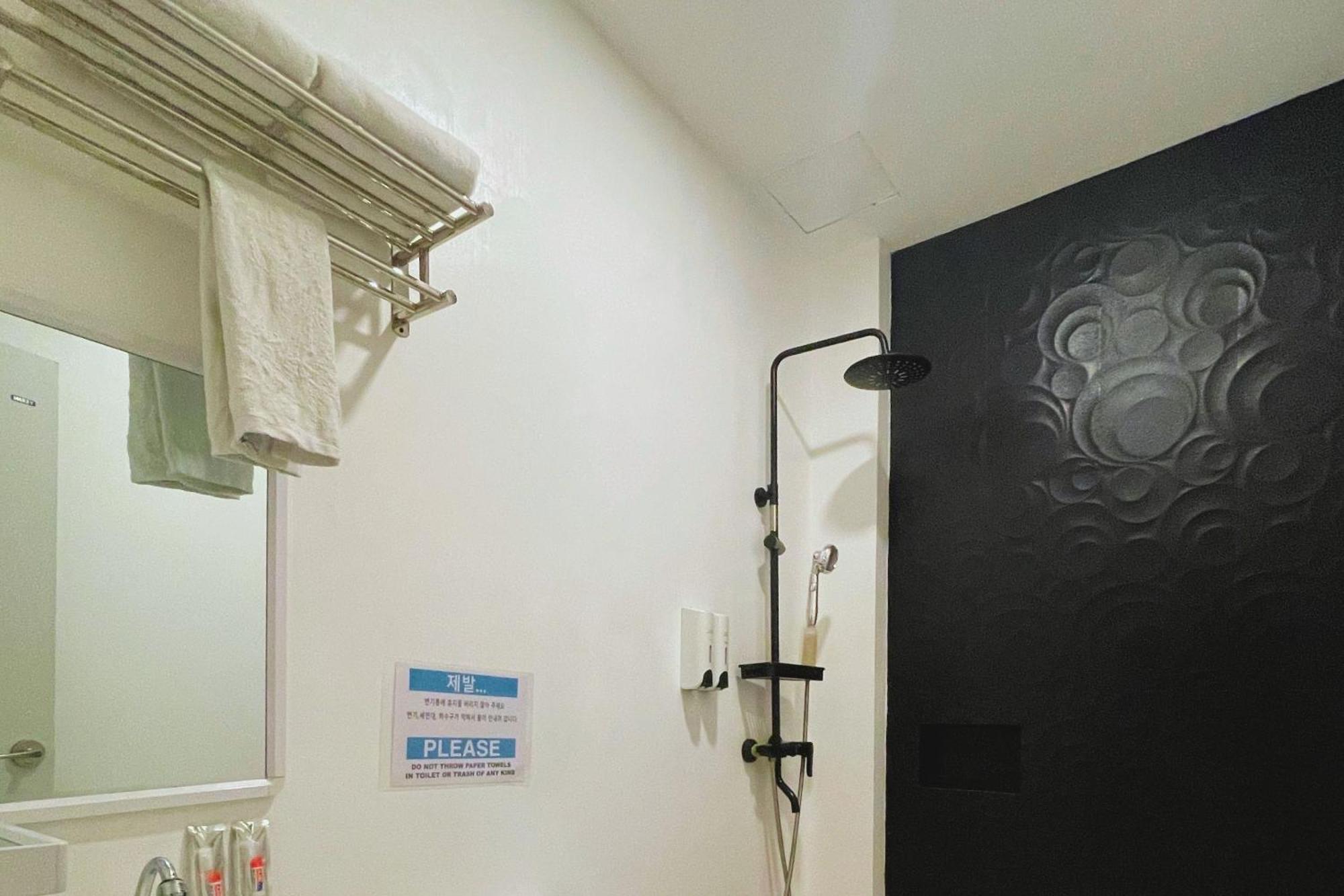 Hotel Halo Angeles City Room photo