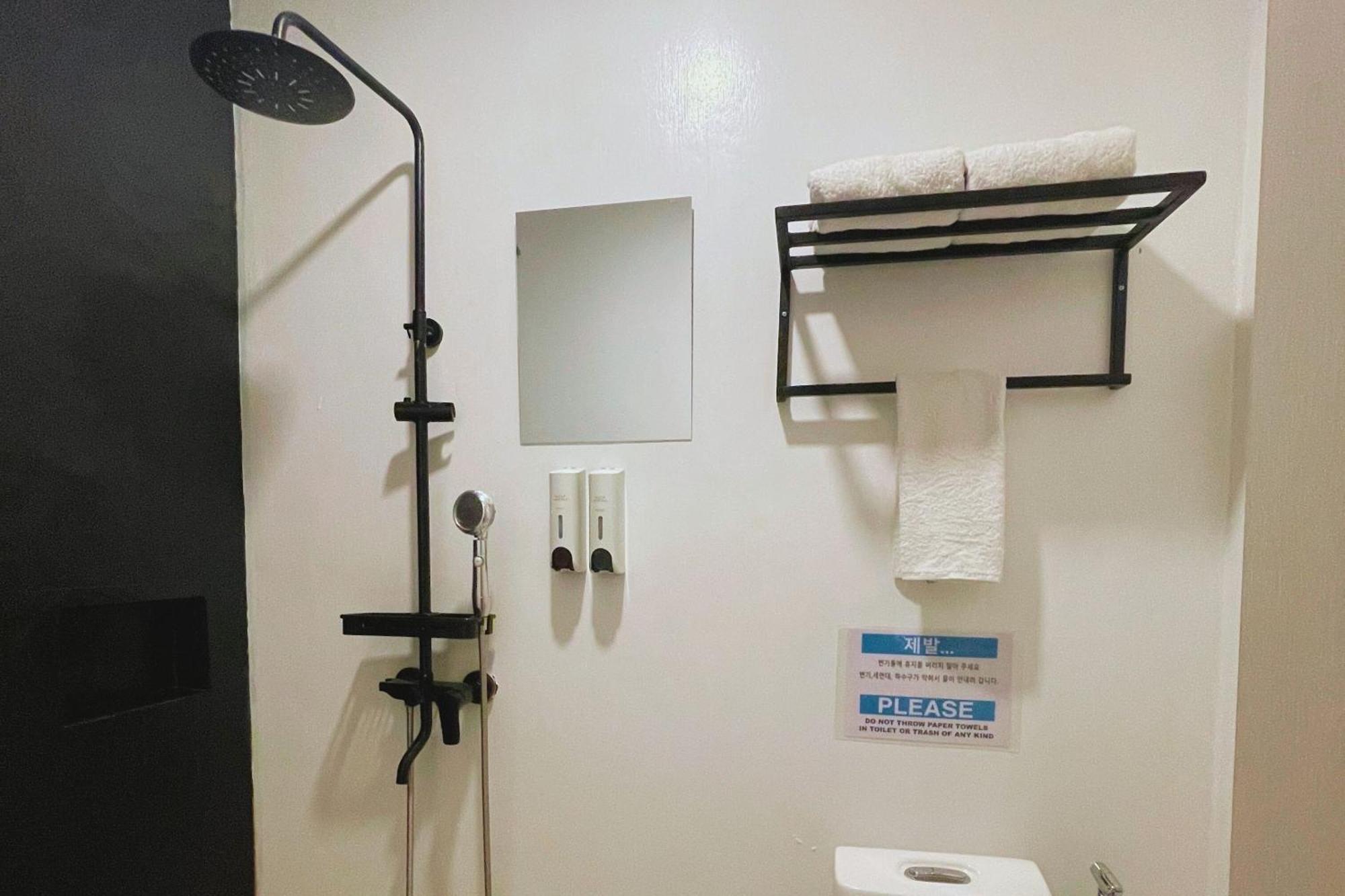 Hotel Halo Angeles City Room photo